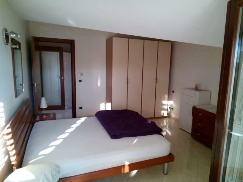 Attico Mansardato con vista mare Montesilvano Marina Esterno foto
